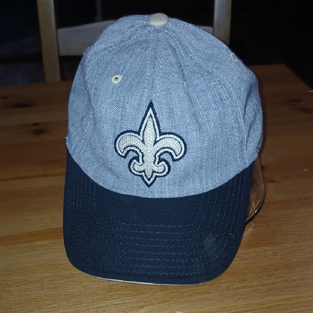 Two-Tone Baseball Cap with Fleur-de-Lis